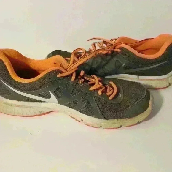 Nike Revolution 2 - Picture 2 of 7